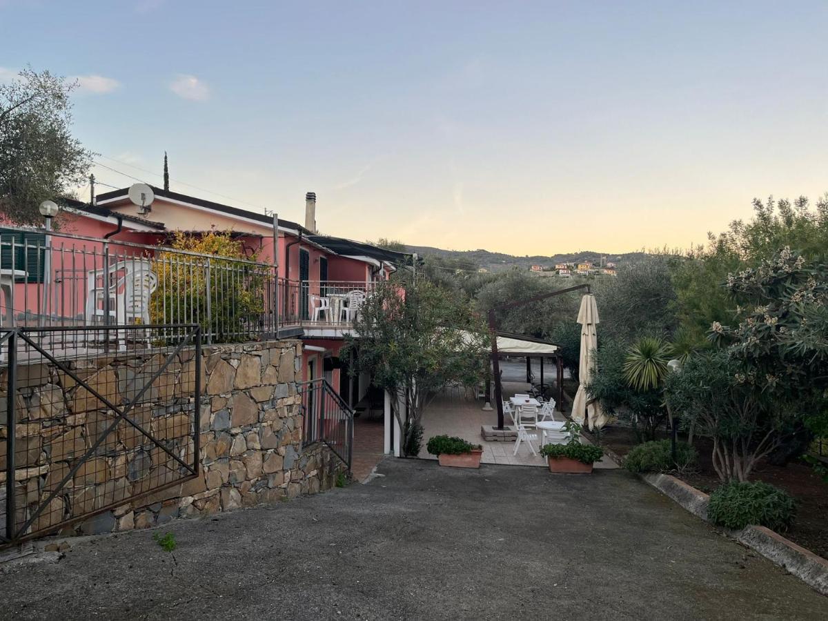 Agriturismo Le Mimose Imperia Buitenkant foto